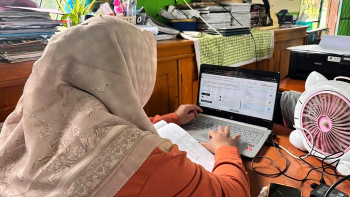 MTsN 5 Batang Hari Lakukan Penginputan Bahan EDM 2025 Secara Terpadu MTsN 5 Batang Hari Lakukan Penginputan Bahan EDM 2025 Secara Terpadu