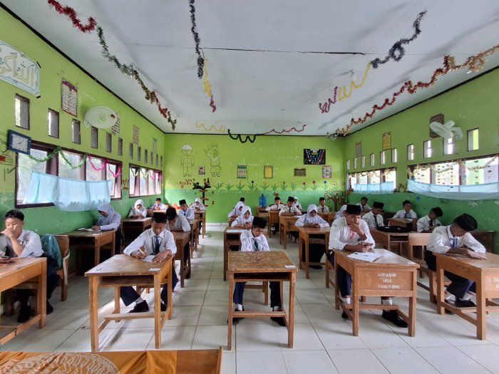 Pelaksanaan ASAS Ganjil 2025/2026 Hari Kedua di MTsN 5 Batang Hari Berjalan Lancar dan Sukses Pelaksanaan ASAS Ganjil 2025/2026 Hari Kedua di MTsN 5 Batang Hari Berjalan Lancar dan Sukses