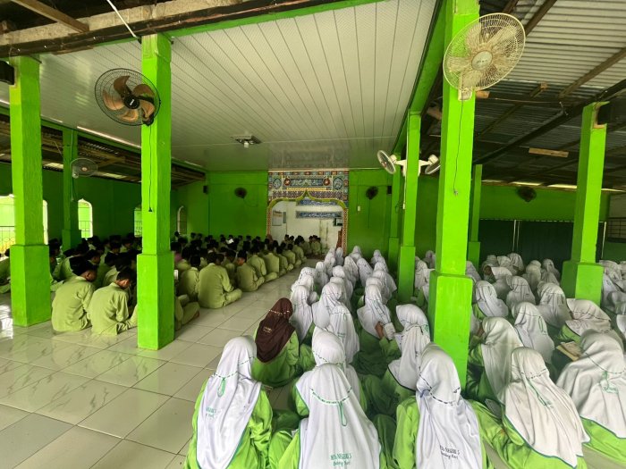 MTsN 5 Batang Hari Gelar Pembacaan Yasin, Tahlil, dan Doa Bersama dengan Penuh Khusyuk dan Khidmat