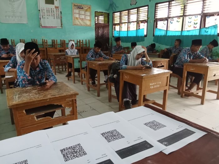 Siswa Kelas IX MTsN 5 Batang Hari Tetap Antusias Ikuti Asesmen Madrasah Hari Ketiga