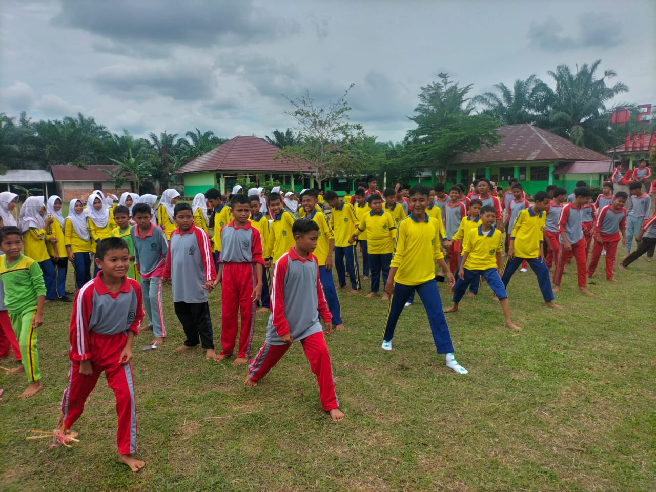 Siswa MTsN 5 Batang Hari Antusias Ikuti Aneka Lomba HUT RI ke-80 dan HUT Madrasah ke-22 Siswa MTsN 5 Batang Hari Antusias Ikuti Aneka Lomba HUT RI ke-80 dan HUT Madrasah ke-22