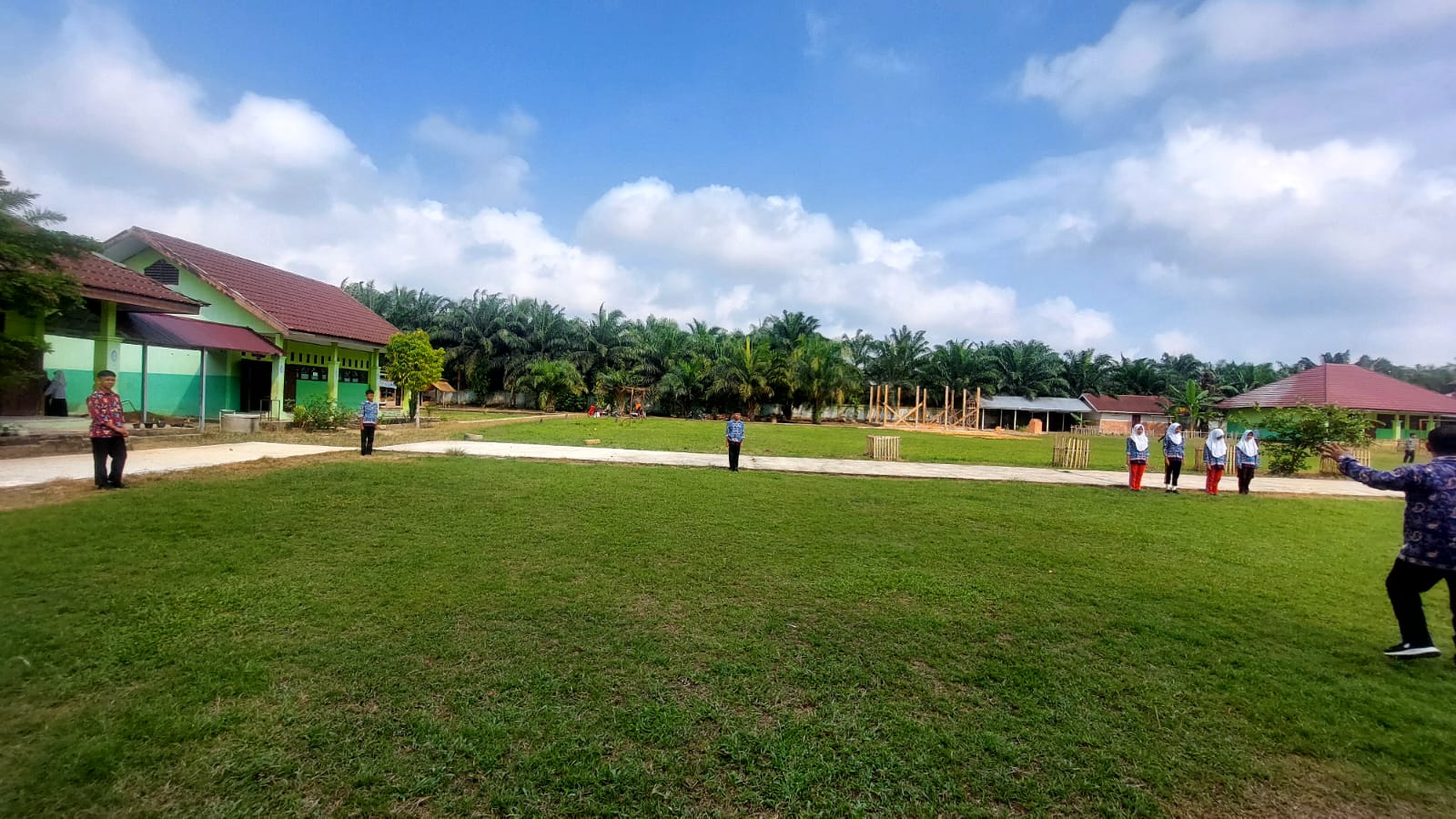 MTsN 5 Batang Hari Gelar Gladi Upacara Pembukaan Latihan Pramuka