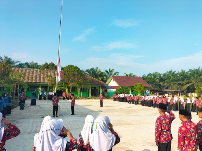 MTsN 5 Batang Hari Gelar Upacara Hari Kebangkitan Nasional Tahun 2026 dengan Khidmat