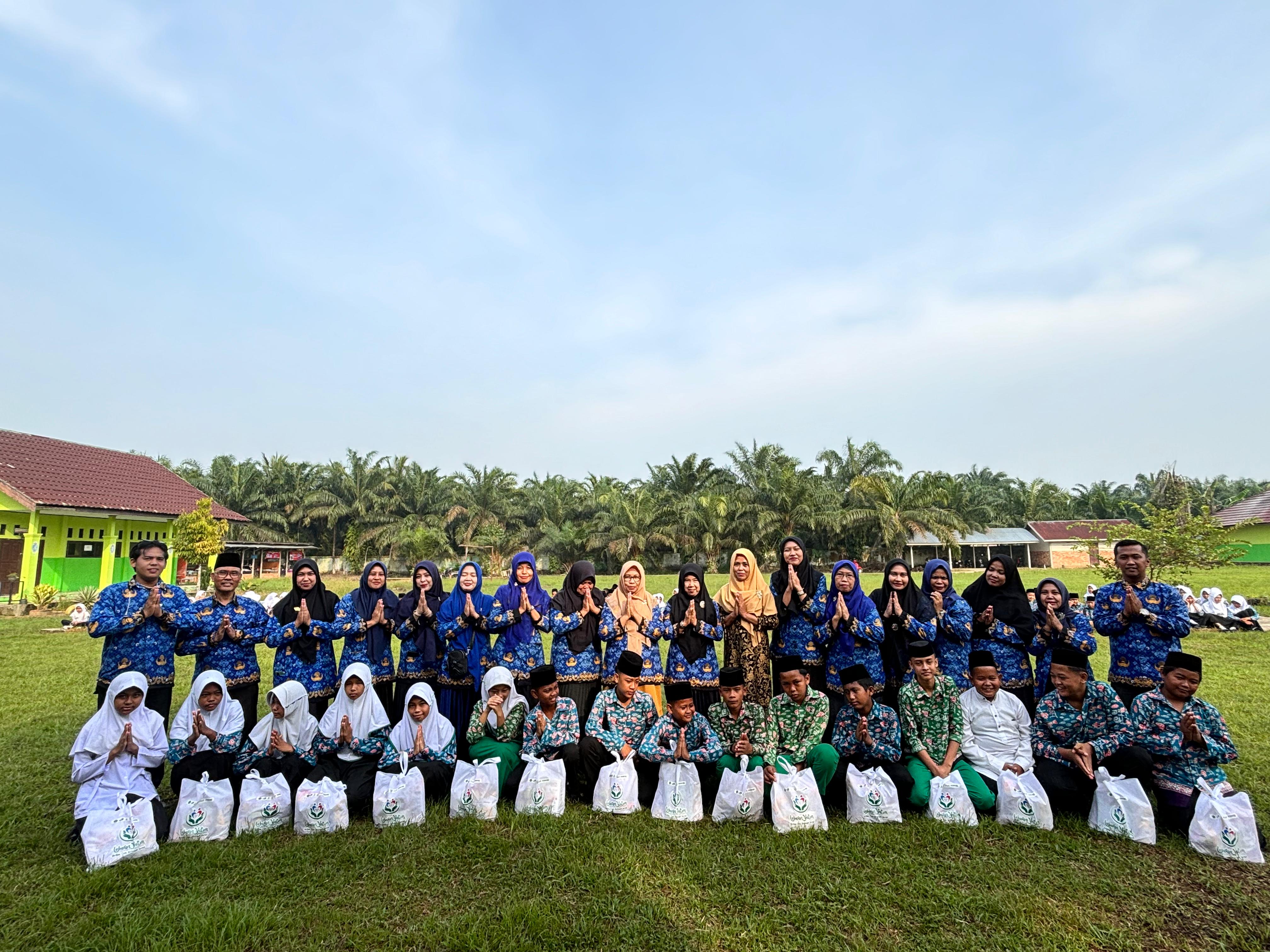 PERINGATAN IDUL YATAMA DI MTsN 5 BATANG HARI