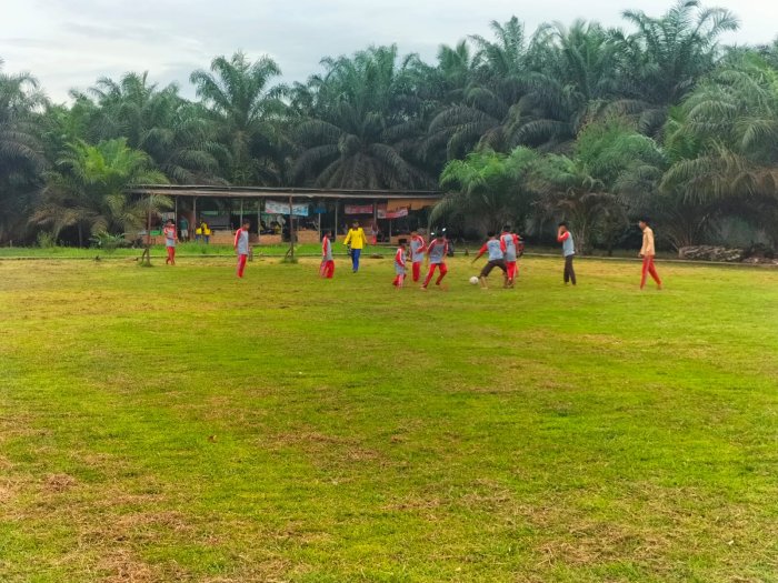 Tim Sepak Bola Siswa MTsN 5 Batang Hari Gelar Latihan Intensif Jelang Liga Pelajar Tingkat Kabupaten Batang Hari Tim Sepak Bola Siswa MTsN 5 Batang Hari Gelar Latihan Intensif Jelang Liga Pelajar Tingkat Kabupaten Batang Hari