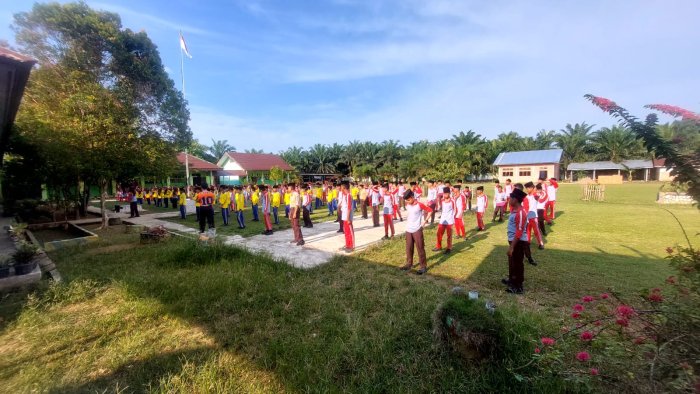 MTsN 5 Batang Hari Gelar Senam Bersama untuk Tingkatkan Kebugaran Siswa MTsN 5 Batang Hari Gelar Senam Bersama untuk Tingkatkan Kebugaran Siswa