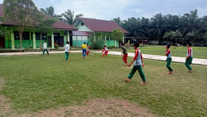 Tim Futsal MTsN 5 Batang Hari Gelar Latihan Persiapan Liga Smandel Tim Futsal MTsN 5 Batang Hari Gelar Latihan Persiapan Liga Smandel