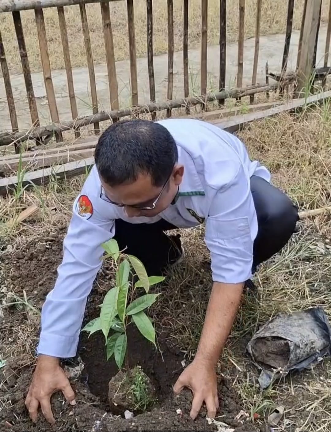 Peserta Pelantikan P3K Sukses Kontribusi Pada Asta Protas Kemenag Melalui Penanaman Pohon Peserta Pelantikan P3K Sukses Kontribusi Pada Asta Protas Kemenag Melalui Penanaman Pohon