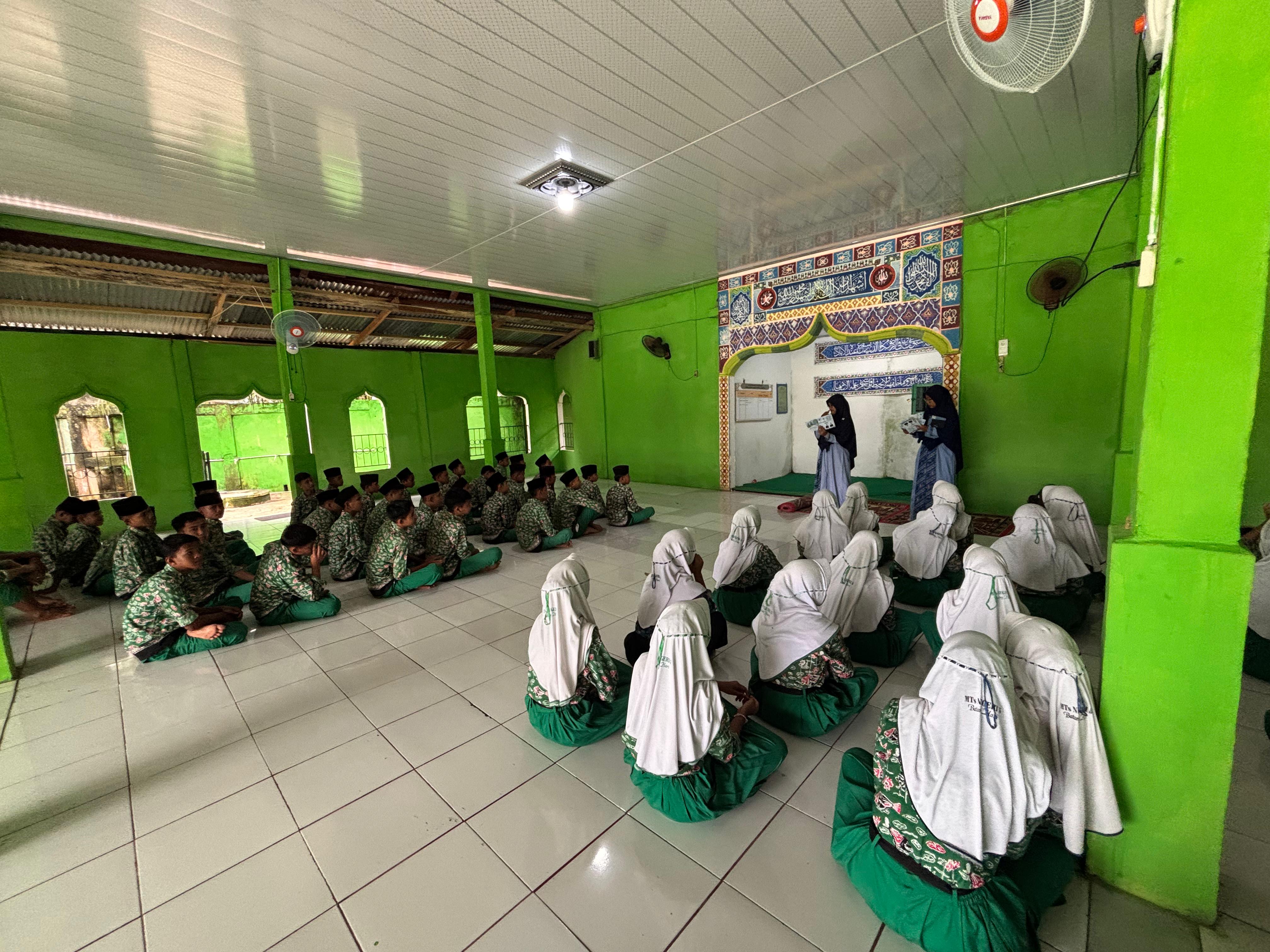 SOSIALISASI PROGRAM YAYASAN ASSIDDIIQI DI MTSN 5 BATANG HARI SOSIALISASI PROGRAM YAYASAN ASSIDDIIQI DI MTSN 5 BATANG HARI