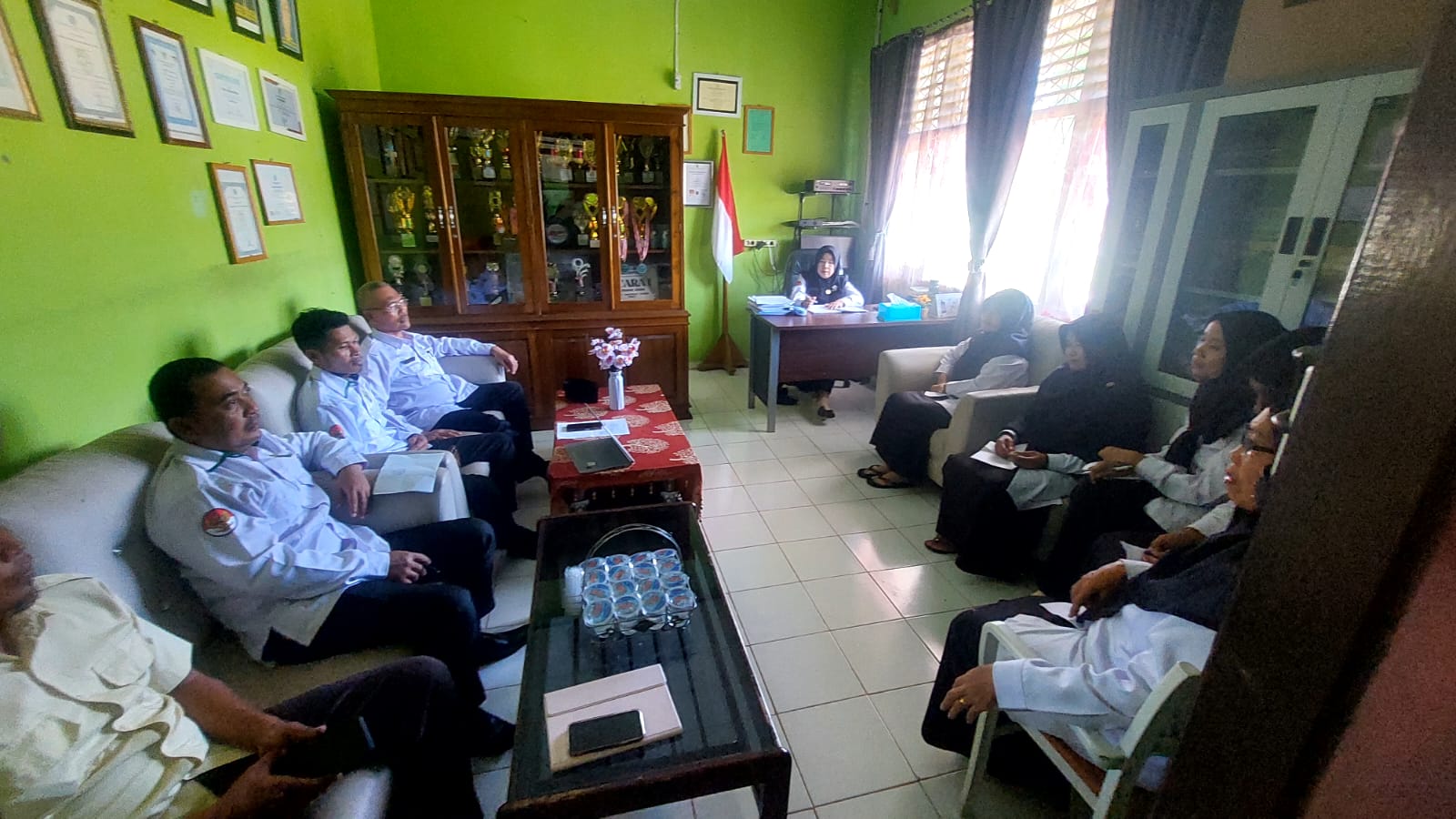 Rapat MTsN 5 Batang Hari Tingkatkan Sinergi dan Kolaborasi Karyawan Tata Usaha Rapat MTsN 5 Batang Hari Tingkatkan Sinergi dan Kolaborasi Karyawan Tata Usaha