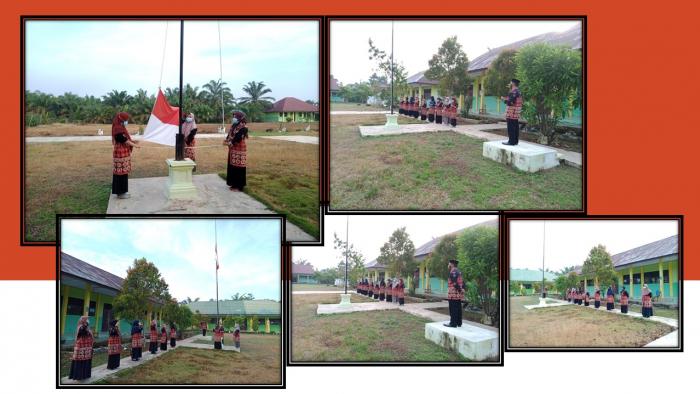 MEMPERKUAT PATRIOTISME DAN NASIONALISME, GURU DAN PEGAWAI MTs N 5 BATANG HARI GELAR HORMAT BENDERA DAN DOâ€™A SETIAP TANGGAL 17