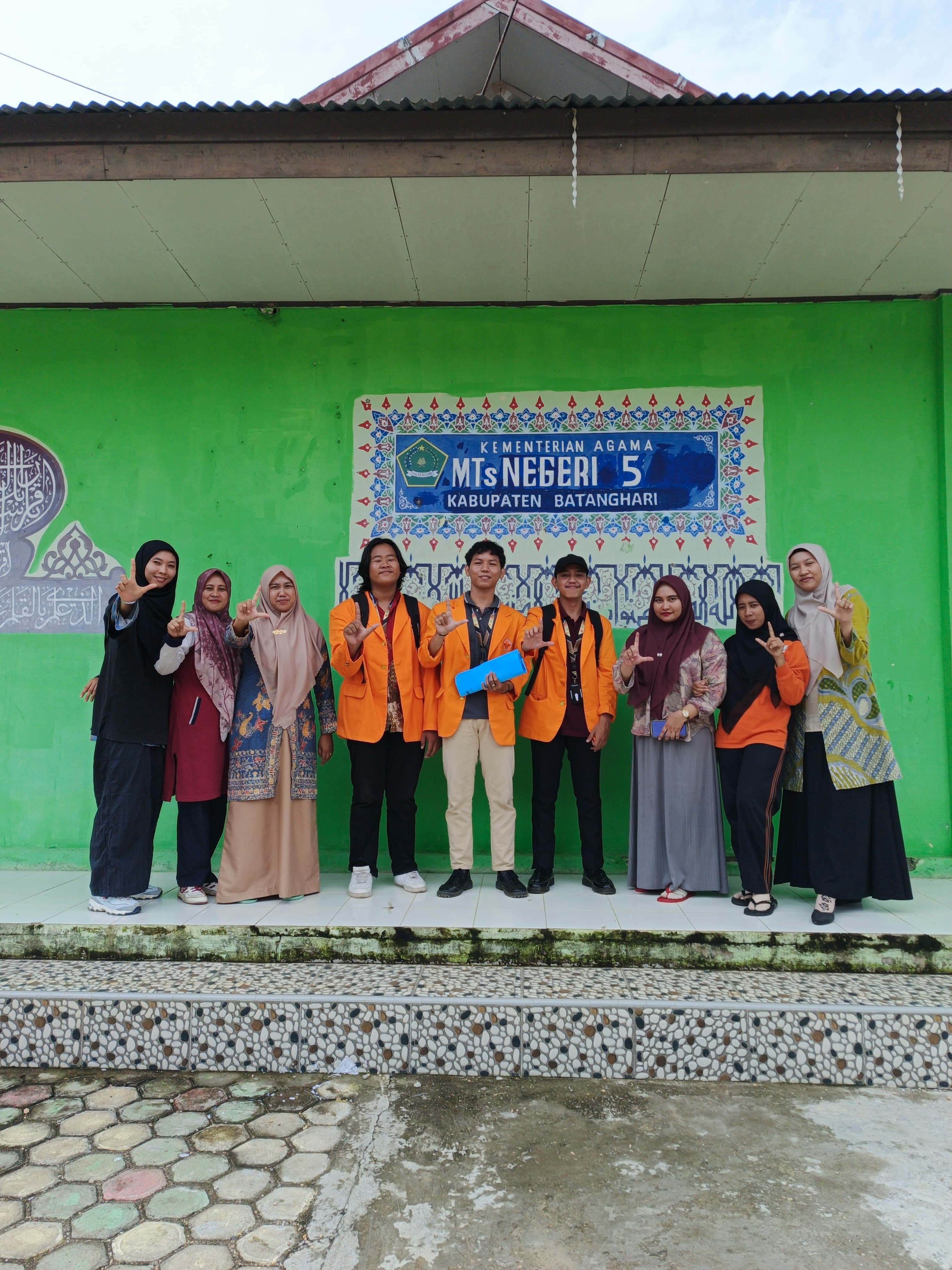 OBSERVASI MAHASISWA UNJA DI MTSN 5 BATANG HARI BERJALAN LANCAR OBSERVASI MAHASISWA UNJA DI MTSN 5 BATANG HARI BERJALAN LANCAR