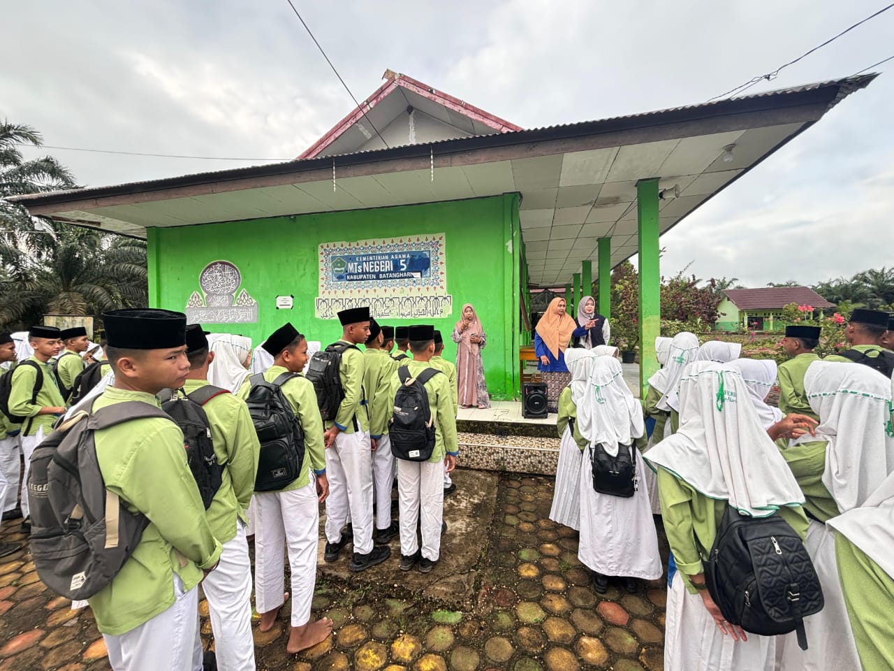 Pembukaan PAT Kelas IX MTsN 5 Batang Hari, Menuai Antusiasme Siswa Pembukaan PAT Kelas IX MTsN 5 Batang Hari, Menuai Antusiasme Siswa