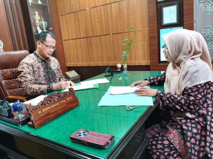 Perkuat Sinergi, Kepala MTsN 5 Batang Hari Koordinasi dengan Kakan Kemenag Batang Hari Perkuat Sinergi, Kepala MTsN 5 Batang Hari Koordinasi dengan Kakan Kemenag Batang Hari