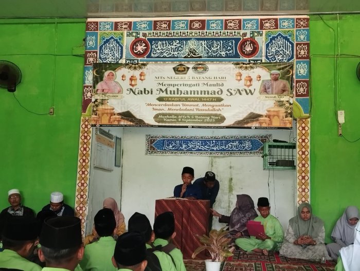 Merdunya Suara Ananda Rifki Sarhilman Dalam Melantunkan Ayat-Ayat Suci Alquran Merdunya Suara Ananda Rifki Sarhilman Dalam Melantunkan Ayat-Ayat Suci Alquran