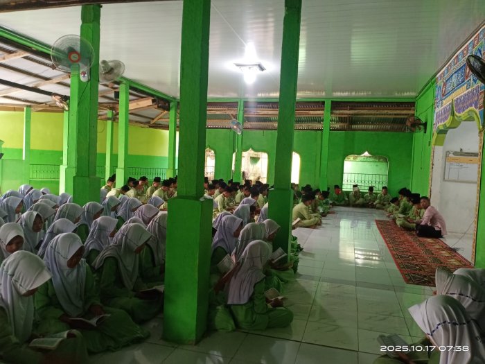 MTsN 5 Batang Hari Gelar Kegiatan Rutin Keagamaan Setiap Jumat Pagi MTsN 5 Batang Hari Gelar Kegiatan Rutin Keagamaan Setiap Jumat Pagi