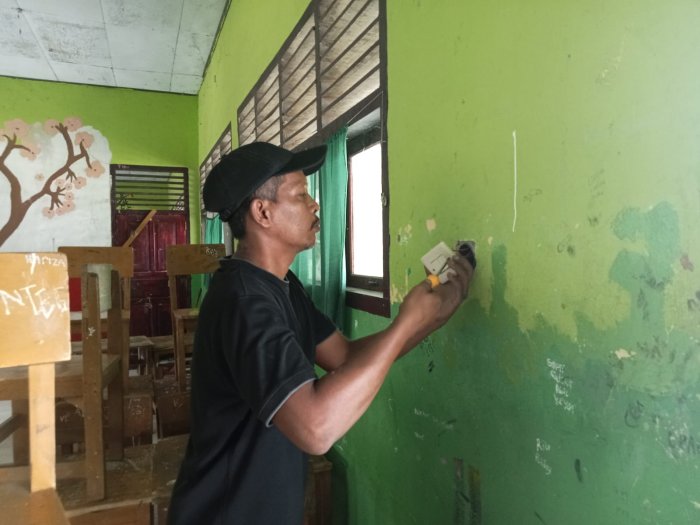 MTsN 5 Batang Hari Benahi Instalasi Listrik di Seluruh Ruang Kelas Demi Keamanan dan Kenyamanan Belajar