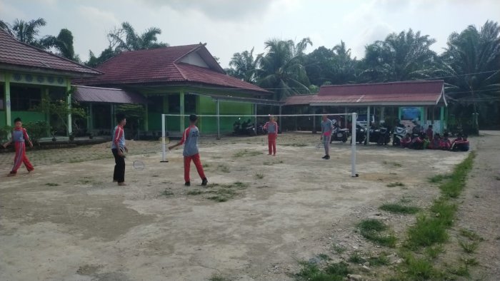 MTsN 5 Batang Hari Gelar Penjaringan Bakat di Bidang Olahraga Badminton MTsN 5 Batang Hari Gelar Penjaringan Bakat di Bidang Olahraga Badminton