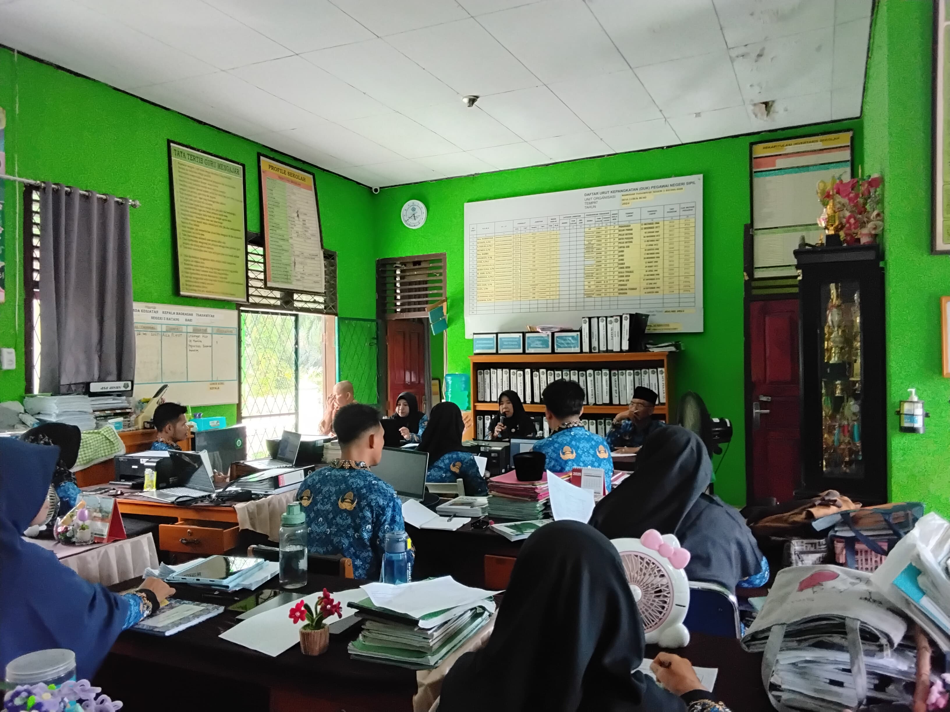 MTsN 5 Batang Hari Gelar Rapat Awal Semester Ganjil Tahun Ajaran 2025/2026 MTsN 5 Batang Hari Gelar Rapat Awal Semester Ganjil Tahun Ajaran 2025/2026