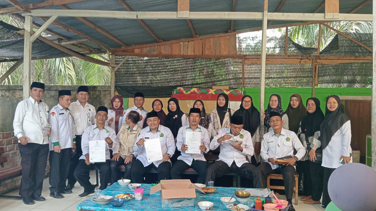 Kepala MTsN 5 Batang Hari Ikuti Louncing Kantin Halal