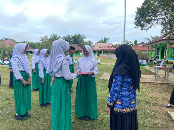 MTsN 5 Batang Hari Gelar Serah Terima Jabatan Kepengurusan OSIM Periode 2024–2025 kepada OSIM Periode 2025–2026 MTsN 5 Batang Hari Gelar Serah Terima Jabatan Kepengurusan OSIM Periode 2024–2025 kepada OSIM Periode 2025–2026