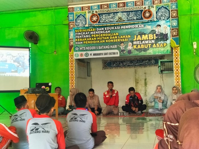 MTsN 5 Batang Hari Gelar Sosialisasi dan Edukasi Pengendalian Karhutla serta Pendidikan Konservasi