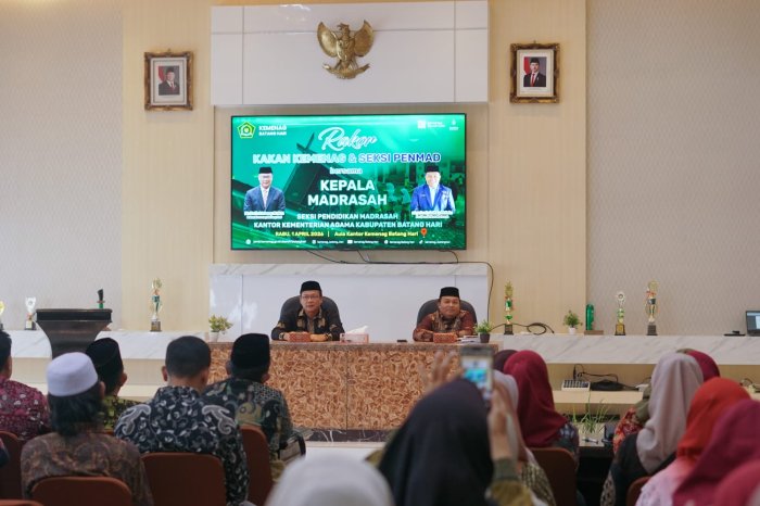 MTsN 5 Batang Hari Ikuti Rapat Koordinasi Kepala Madrasah di Kemenag Batang Hari