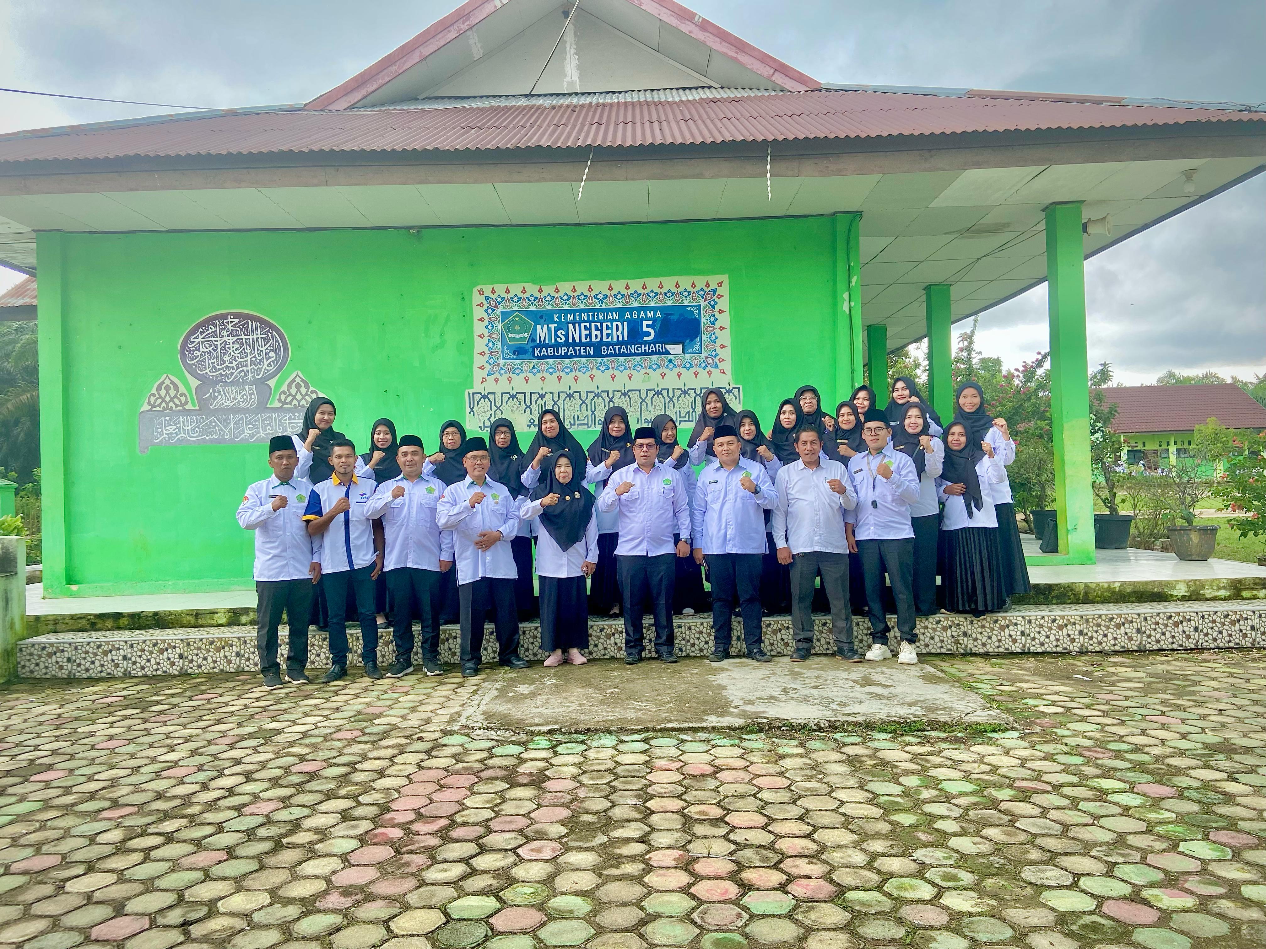 LAKUKAN PEMBINAAN, PLT KEMENAG KAB. BATANGHARI SAMPAIKAN INI