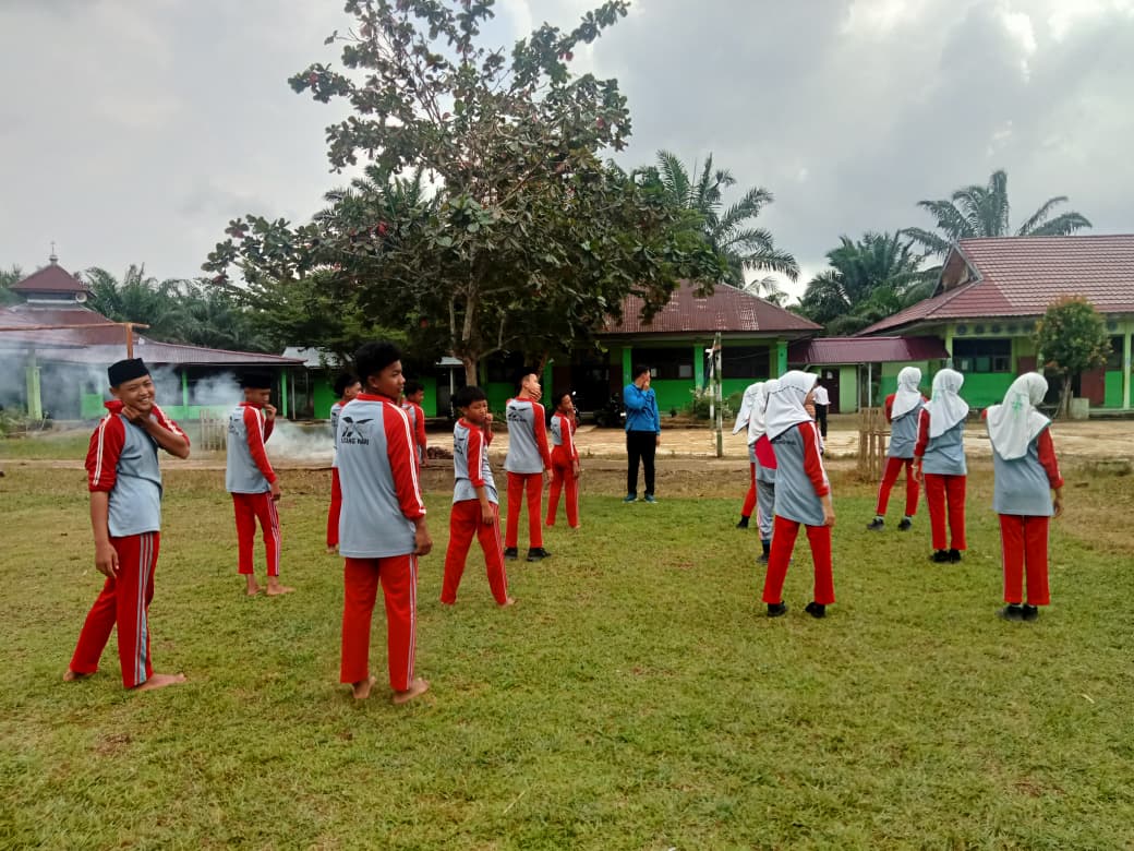 Antusiasme Siswa MTsN 5 Batang Hari Tinggi dalam Ikuti Pelajaran PJOK