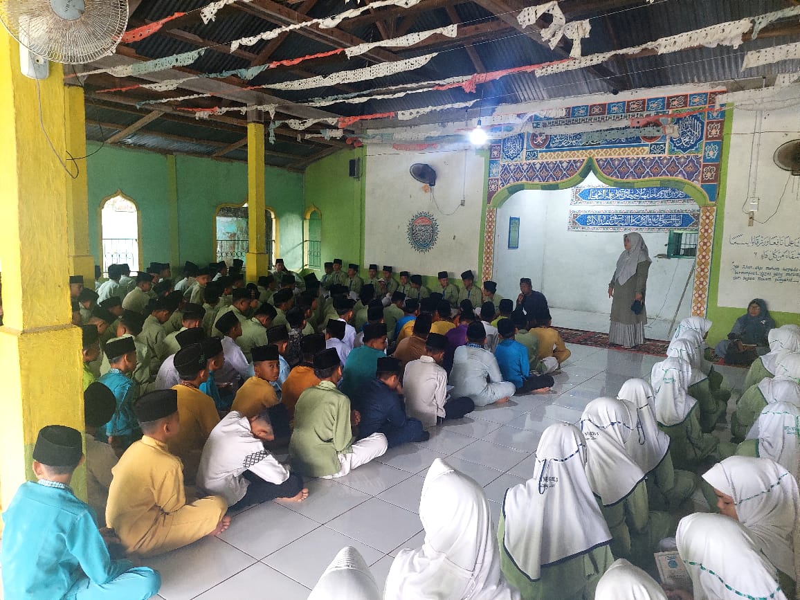 YASINAN KEGIATAN RUTIN SETIAP PAGI JUMâ€™AT AWAL SEMESTER DI MTsN 5 BATANG HARI