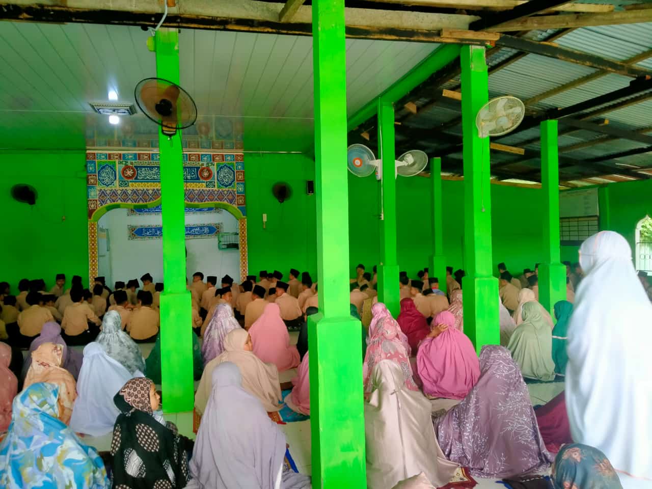 Pembiasaan Sholat Dzuhur Berjamaah di MTsN 5 Batang Hari Sebagai Sarana Peningkatan Disiplin Diri