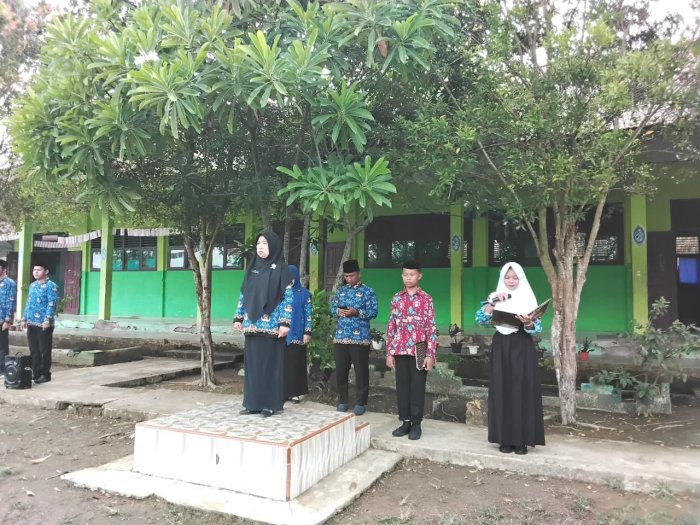 MTsN 5 Batang Hari Gelar Apel Peringatan Hari Kesaktian Pancasila