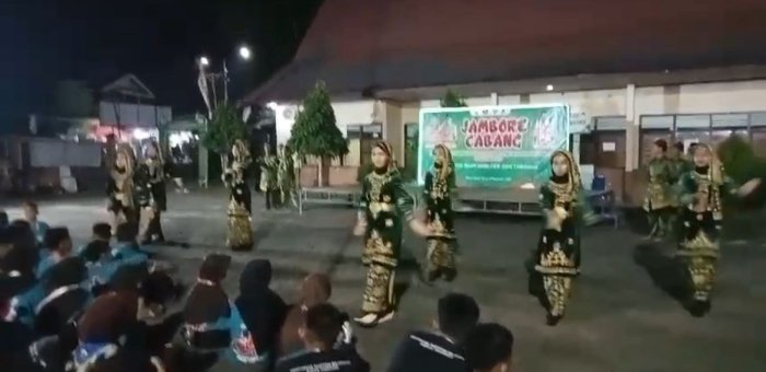 Siswi MTsN 5 Batang Hari dan Tim Tampil Kompak dan Memukau di Malam Pentas Seni Jambore Cabang Batang Hari
