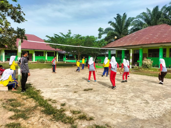Tim Voli Putra Putri MTsN 5 Batang Hari Gelar Latihan Intensif Persiapan Lomba Ashco dan HAB Kemenag Tahun 2026