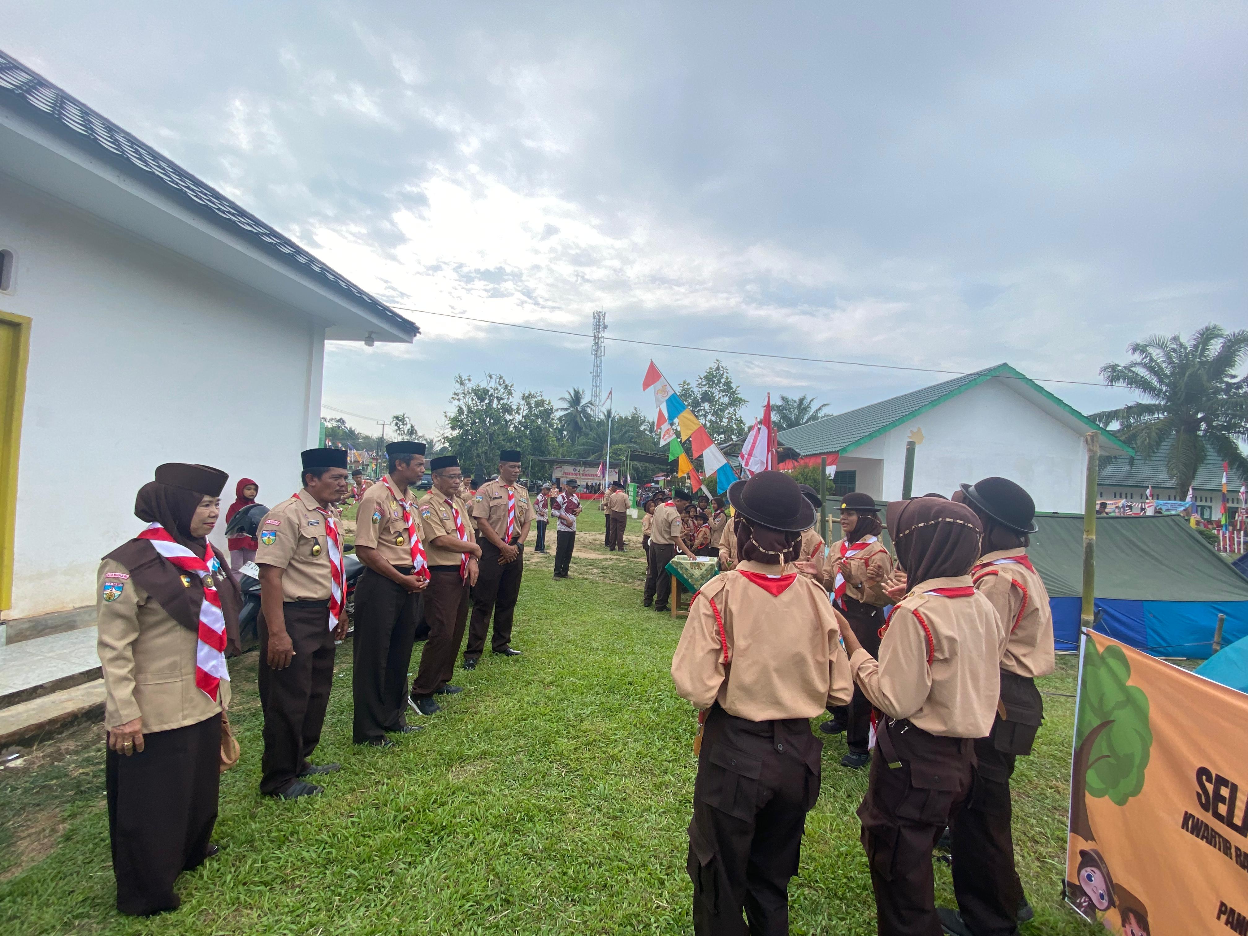 Semarak Yel-Yel Warnai Gugus Depan MTsN 5 Batang Hari Semarak Yel-Yel Warnai Gugus Depan MTsN 5 Batang Hari