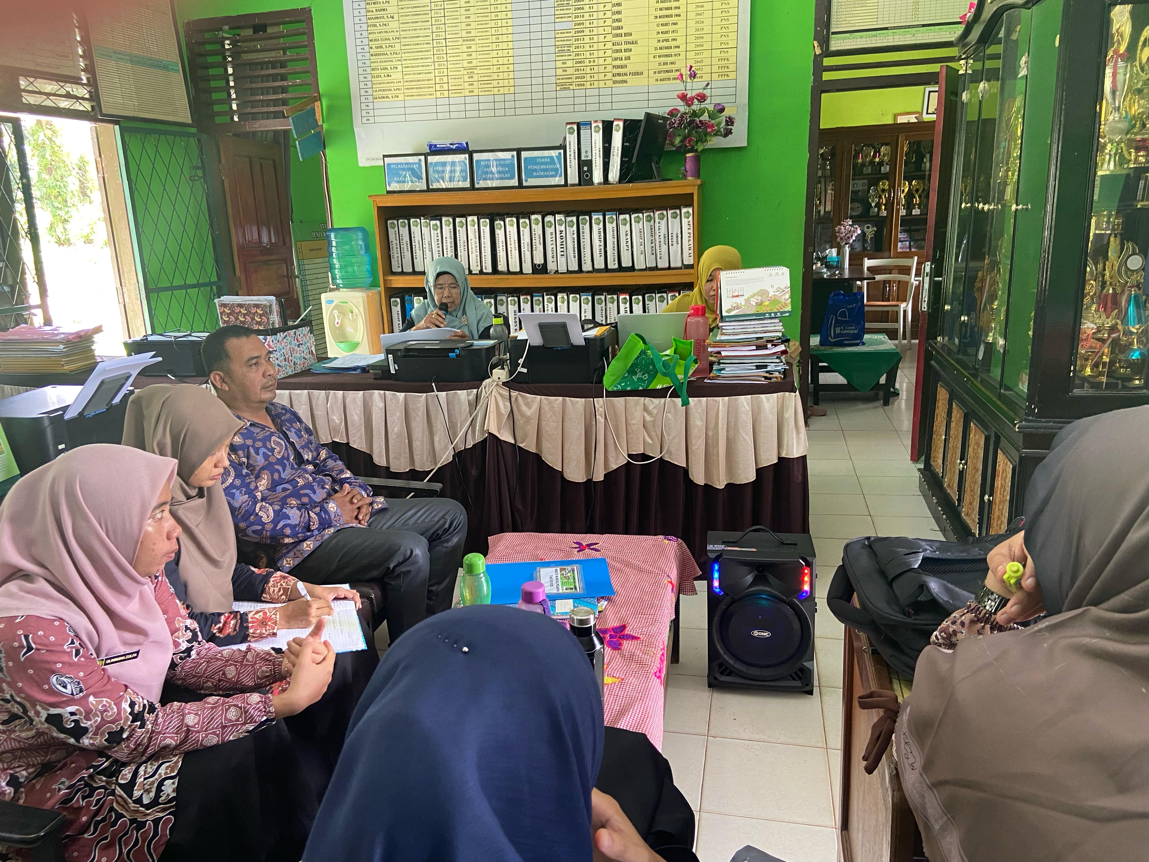 MTSN 5 BATANG HARI GELAR RAPAT PERSIAPAN KEGIATAN PEMBELAJARAN BULAN RAMADHAN MTSN 5 BATANG HARI GELAR RAPAT PERSIAPAN KEGIATAN PEMBELAJARAN BULAN RAMADHAN