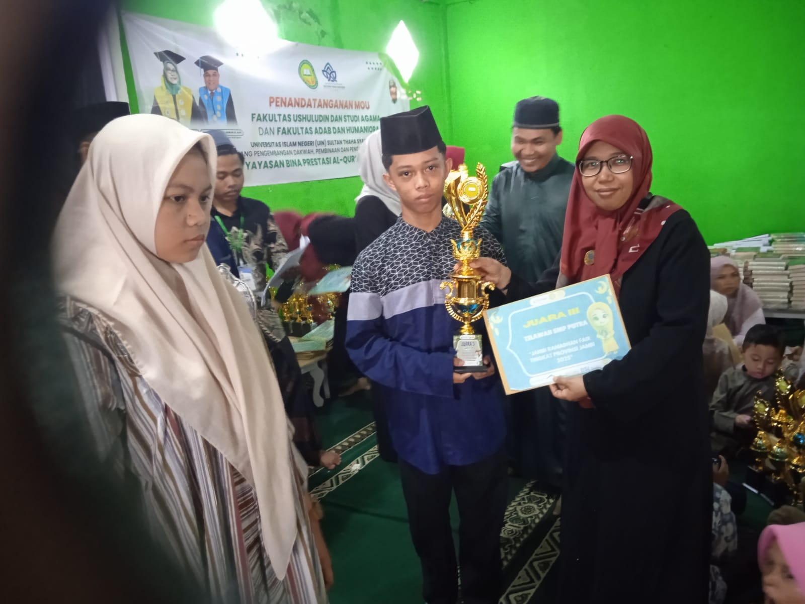 SISWA MTSN 5 BATANG HARI RAIH JUARA III PADA LOMBA JAMBI RAMADHAN AFFAIRS 2025 SISWA MTSN 5 BATANG HARI RAIH JUARA III PADA LOMBA JAMBI RAMADHAN AFFAIRS 2025