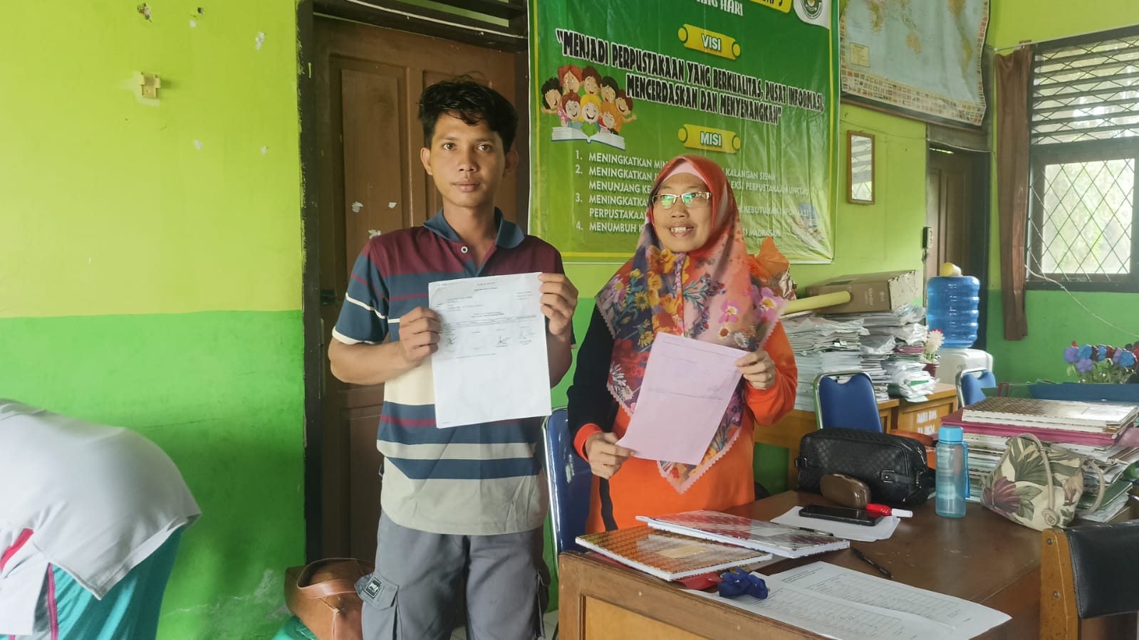 Perpustakaan MTsN 5 Batanghari Terima Tambahan Koleksi Buku Pelajaran Perpustakaan MTsN 5 Batanghari Terima Tambahan Koleksi Buku Pelajaran
