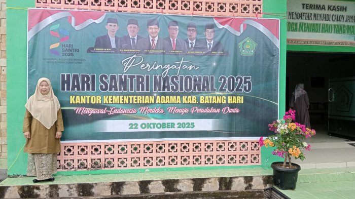Kepala MTsN 5 Batang Hari Ikuti Upacara Peringatan Hari Santri Nasional Tahun 2025 Kepala MTsN 5 Batang Hari Ikuti Upacara Peringatan Hari Santri Nasional Tahun 2025