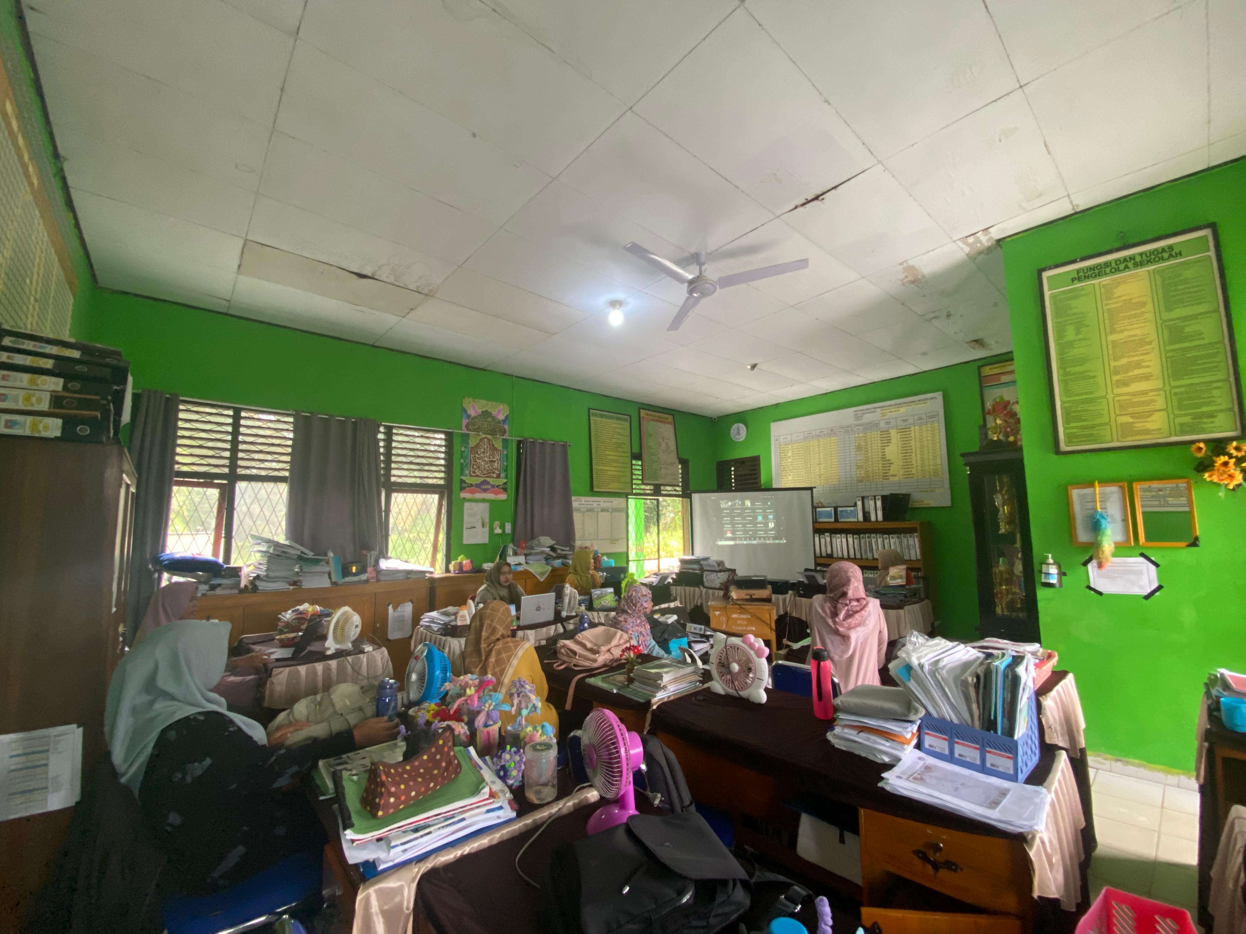 MTsN 5 Batanghari Ikuti Webinar MTsN 5 Batanghari Ikuti Webinar