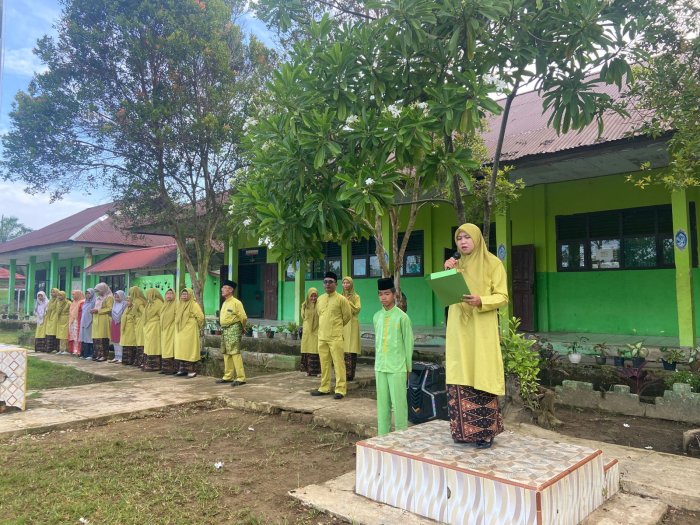 MTsN 5 Batang Hari Gelar Upacara Peringatan HUT Provinsi Jambi ke-69 Tahun 2026 MTsN 5 Batang Hari Gelar Upacara Peringatan HUT Provinsi Jambi ke-69 Tahun 2026