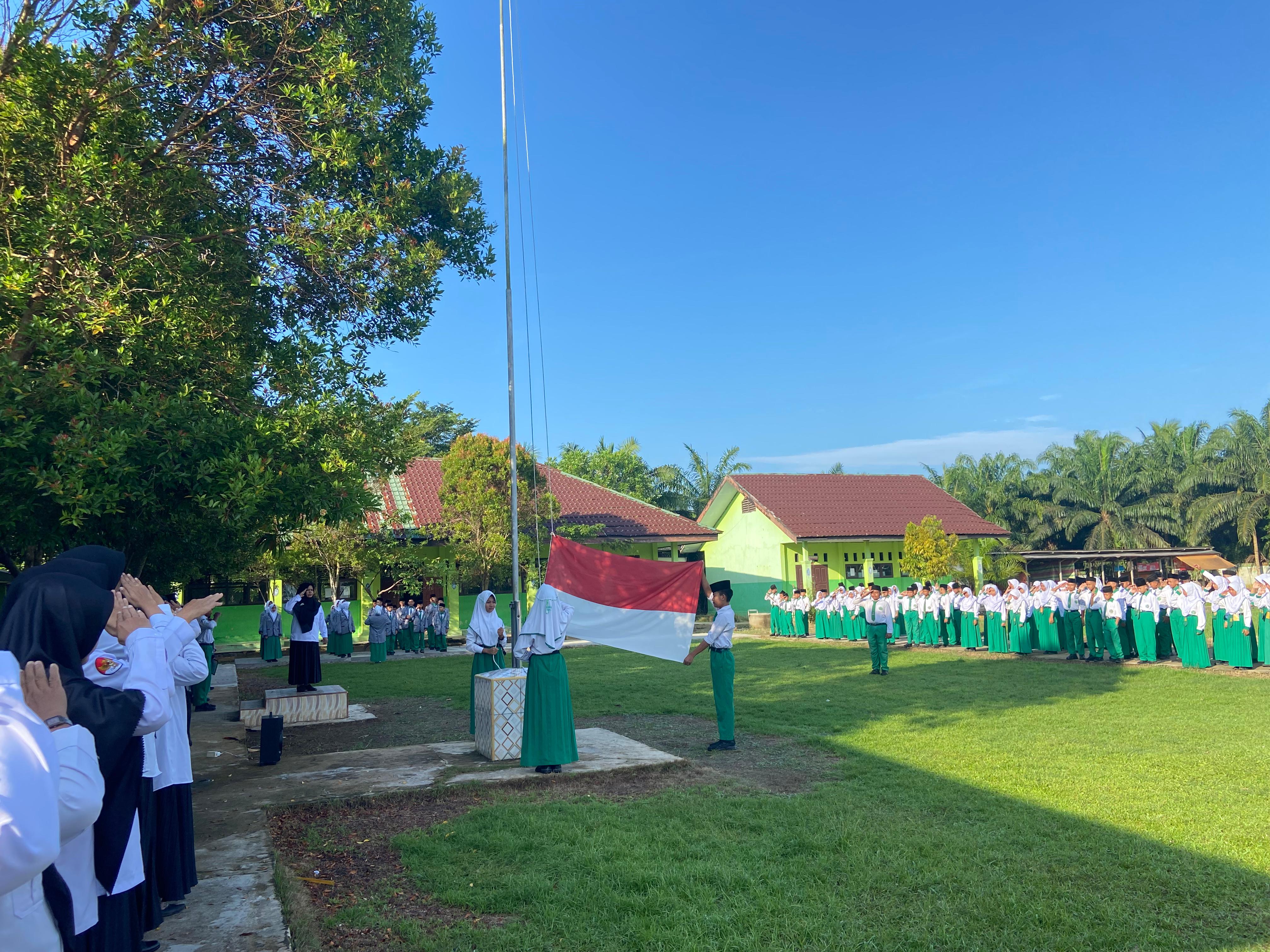 MTsN 5 Batang Hari Gelar Upacara Memperingati Hari Lahir Pancasila MTsN 5 Batang Hari Gelar Upacara Memperingati Hari Lahir Pancasila