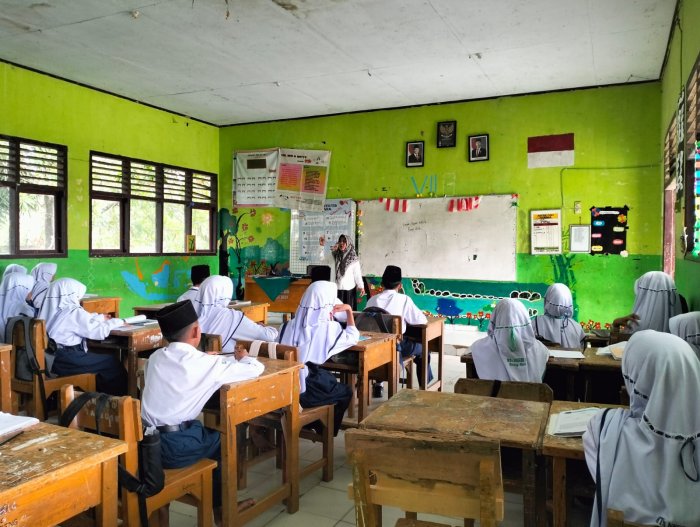 Guru Akidah Akhlak MTsN 5 Batang Hari Gelar Supervisi Kelas Bersama Supervisor Refmita, S.Pd Guru Akidah Akhlak MTsN 5 Batang Hari Gelar Supervisi Kelas Bersama Supervisor Refmita, S.Pd