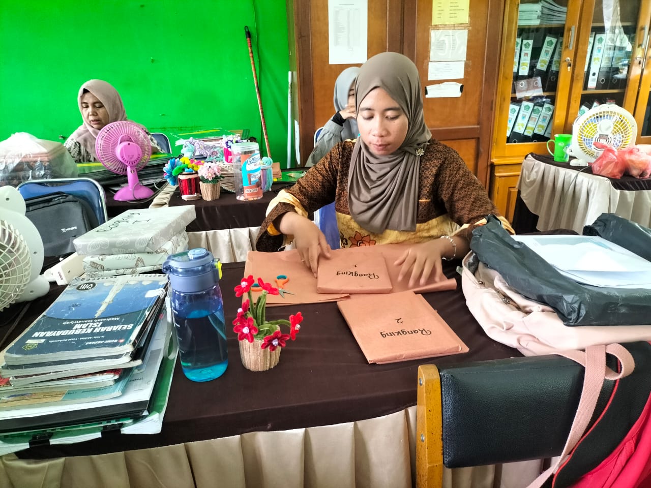 Panitia Siapkan Hadiah Untuk Juara Lomba Class Meeting Panitia Siapkan Hadiah Untuk Juara Lomba Class Meeting