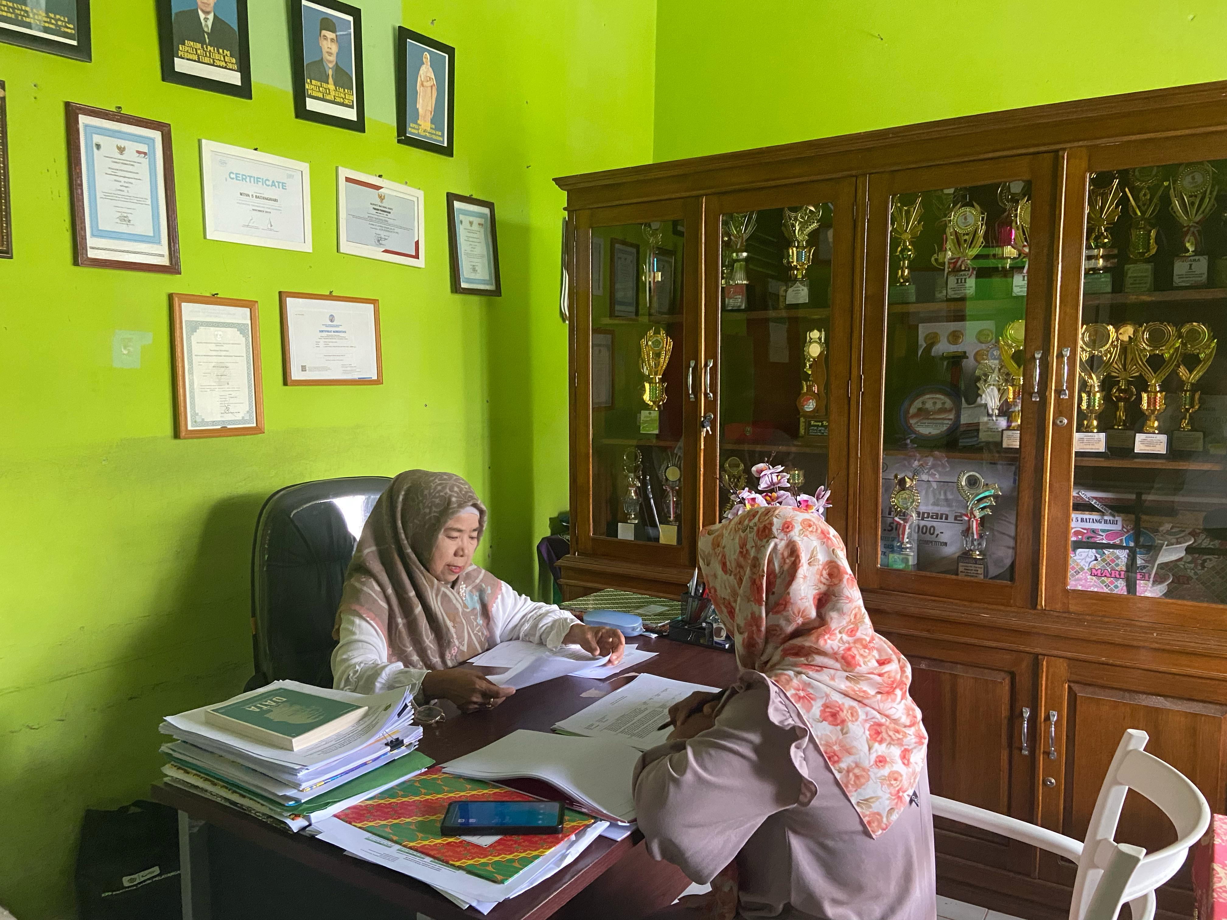 Supervisi Administrasi Perangkat Pembelajaran, Kepala MTsN 5 Batang Hari Ingin Tingkatkan Kinerja Guru