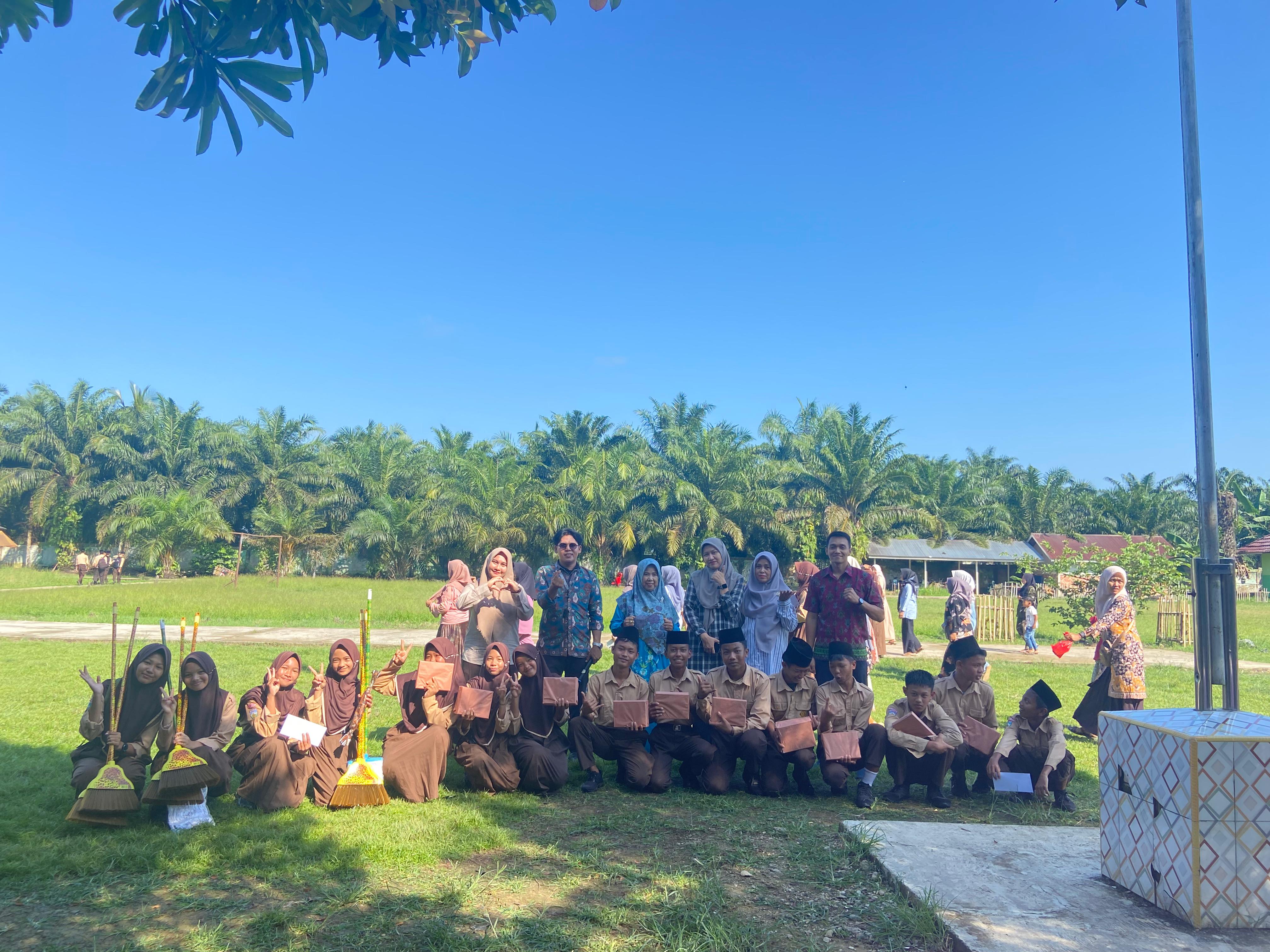 Pengumuman dan Pembagian Hadiah Kegiatan Class Meeting Semester Genap T.P 2024/2025 MTsN 5 Batang Hari