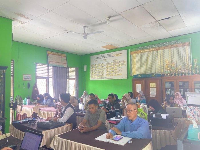 MTsN 5 Batang Hari Gelar Rapat Pembinaan dan Evaluasi