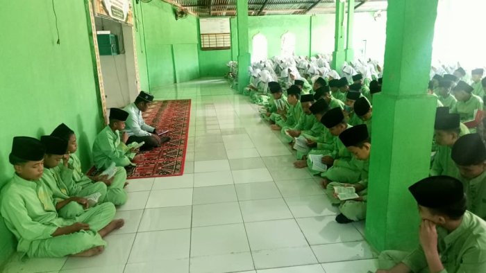 MTsN 5 Batang Hari Gelar Yasinan Bersama Jumat, 12 September 2025 MTsN 5 Batang Hari Gelar Yasinan Bersama Jumat, 12 September 2025