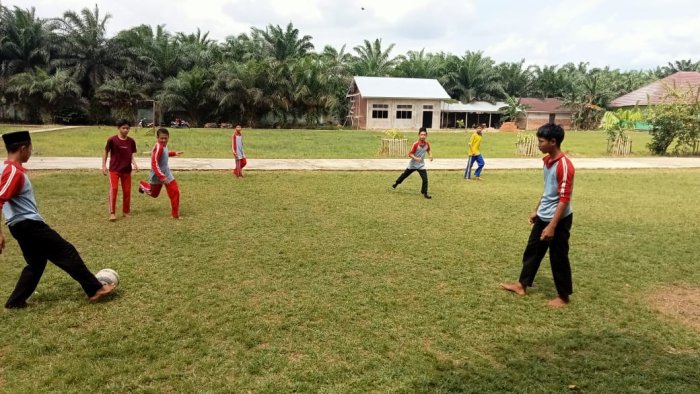 Tim Futsal MTsN 5 Batang Hari Gelar Latihan Persiapan Liga Smandel 2026 di SMAN 8 Batang Hari