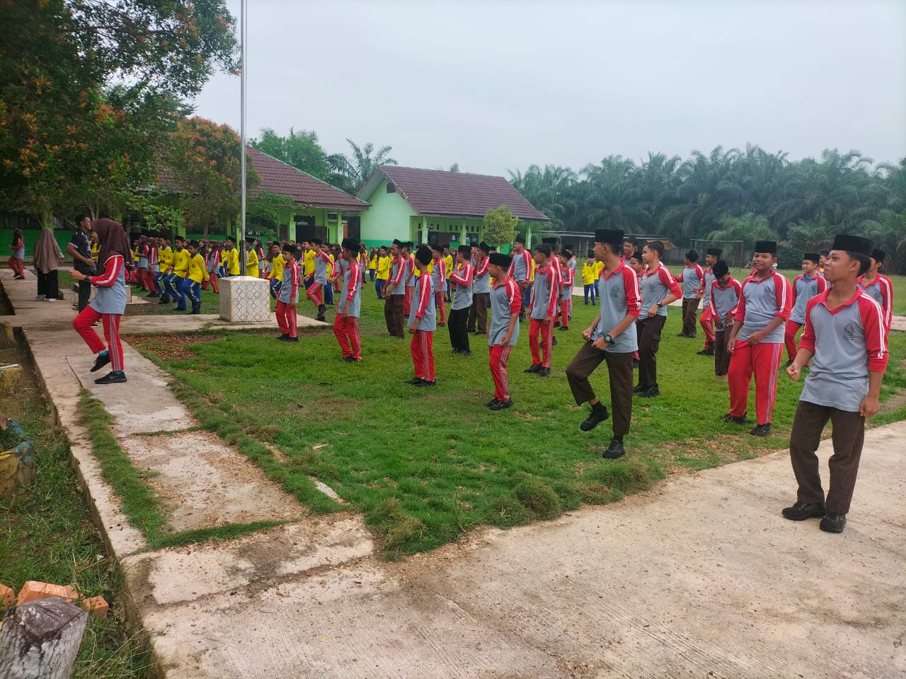 Transformasi Madrasah Sehat: Melalui Senam Pagi Bersama Membangun Komunitas